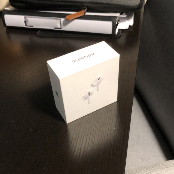 AirPod pro 2 - Picture 2 of 2